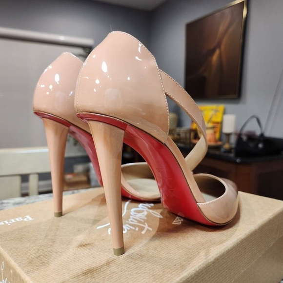 New Christian Louboutin Astrid Pump in Nude Patent Leather Size 39 100mm - Picture 7 of 12